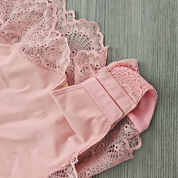 PINSY Sculpting lace shapewear bodysuit - Picture 8 of 9